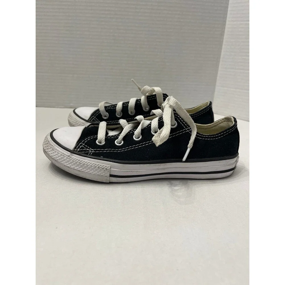 Converse Chuck Taylor All Star Low Top Sneakers Black Size 1 Youth